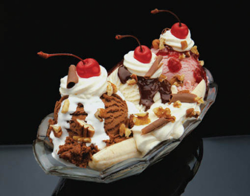 speakseehear:  boredanswerthis:  What three flavors would you choose for your Banana Split?